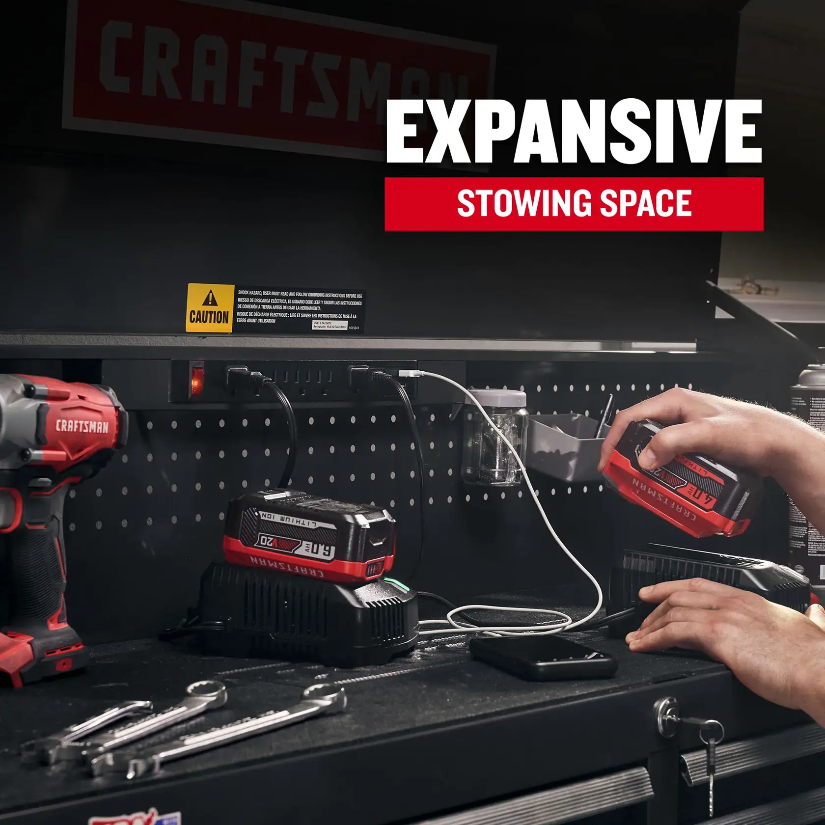 Expansive Stowing Space Graphic