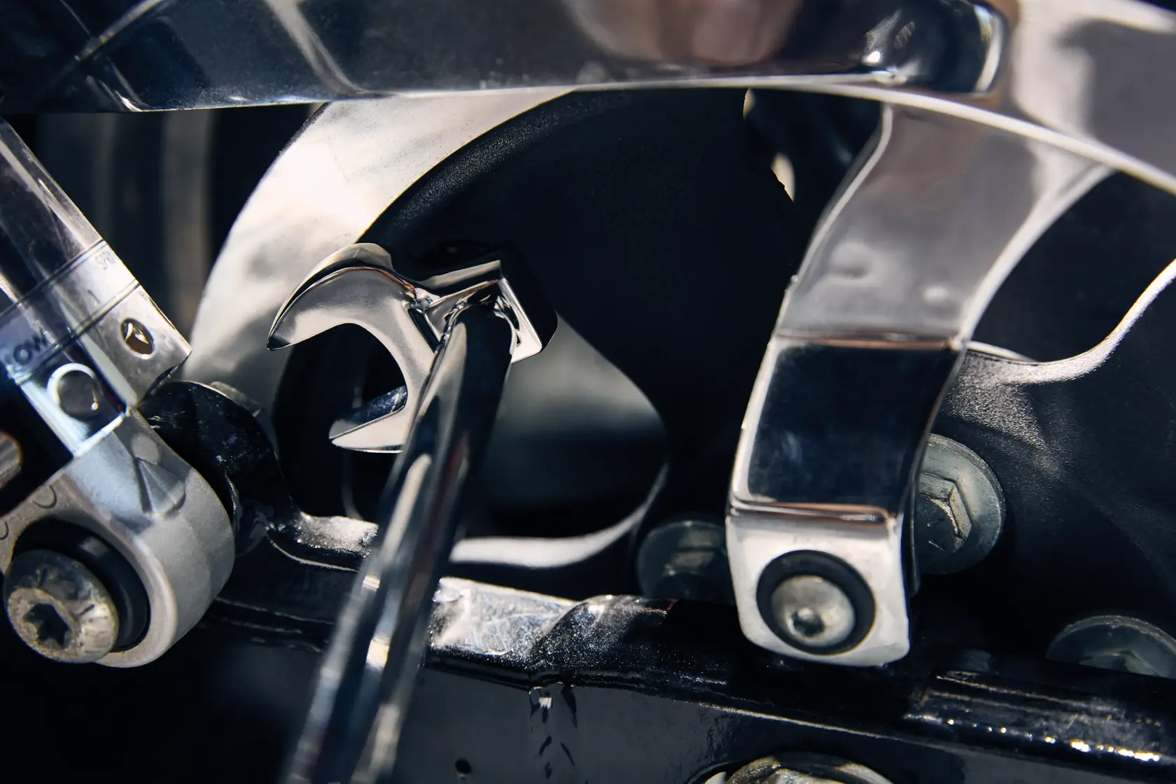 View of CRAFTSMAN Wrenches: Crowfoot being used by consumer
