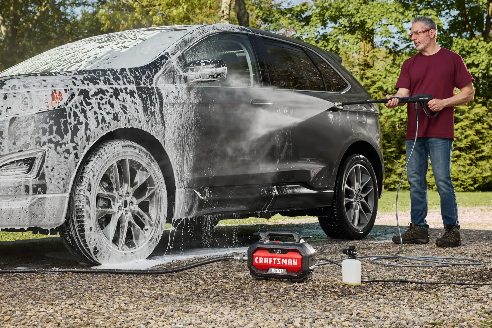CRAFTSMAN CMEPW1800 Corded Pressure Washer washing car