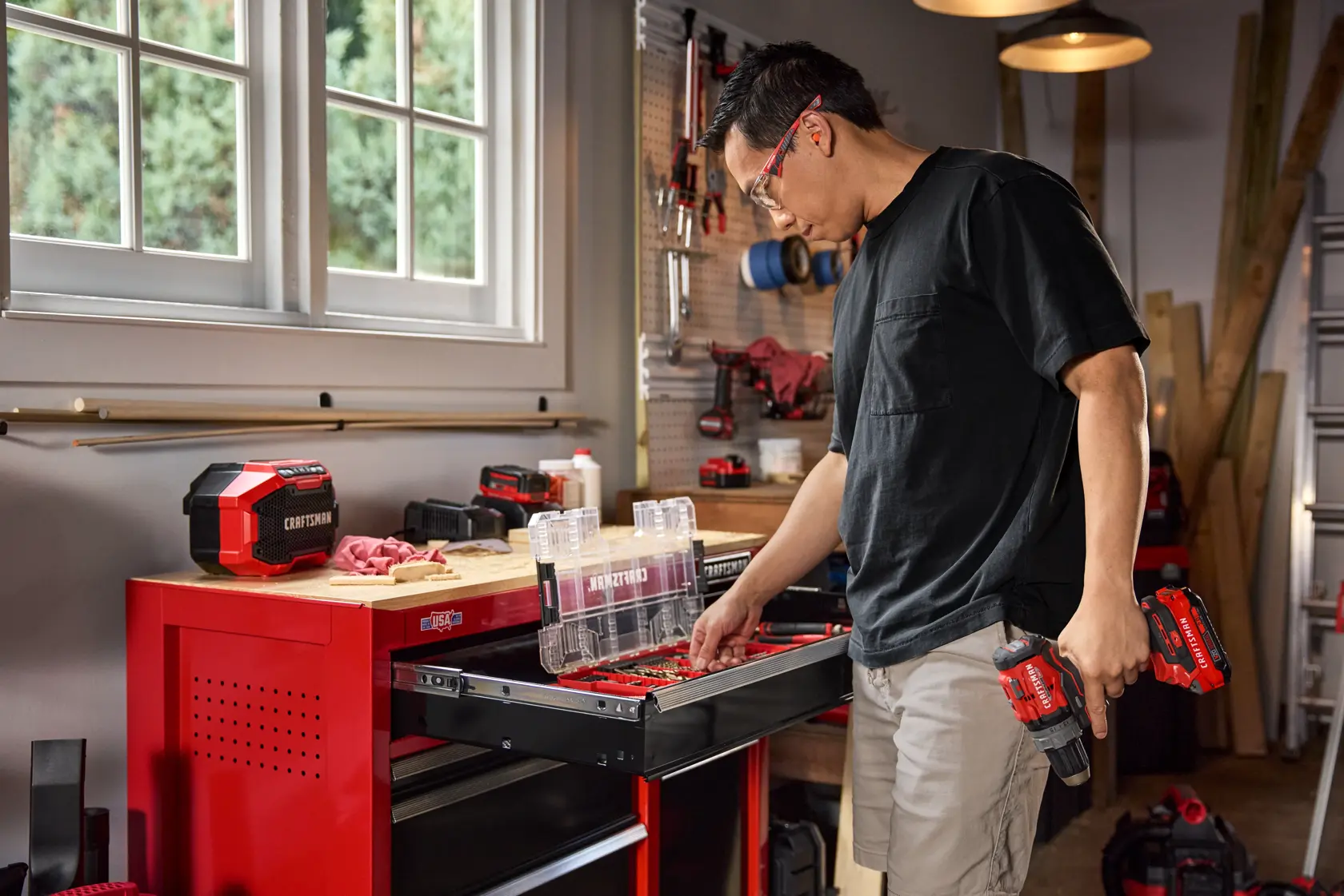 CRAFTSMAN® S2000 Series 41-Inch 6-Drawer Mobile Workstation (Red)